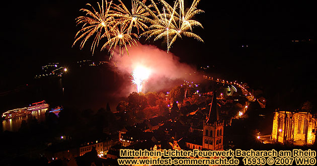 Rheinschifffahrt zum Mittelrhein-Lichter Feuerwerk bei der Weinfest-Sommernacht